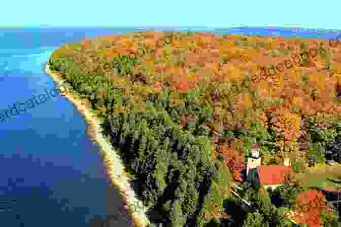 The Scenic Door County Peninsula Loop Offering Coastal Views, Charming Towns, And Cherry Orchards. 10 ROUND TRIP ROAD TRIPS WISCONSIN